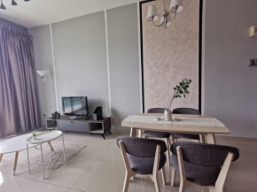 11-JY SWEET HOMESTAY PALAZIO lake view Mount Austin Palazio near AEON Themepark Toppen IKEA